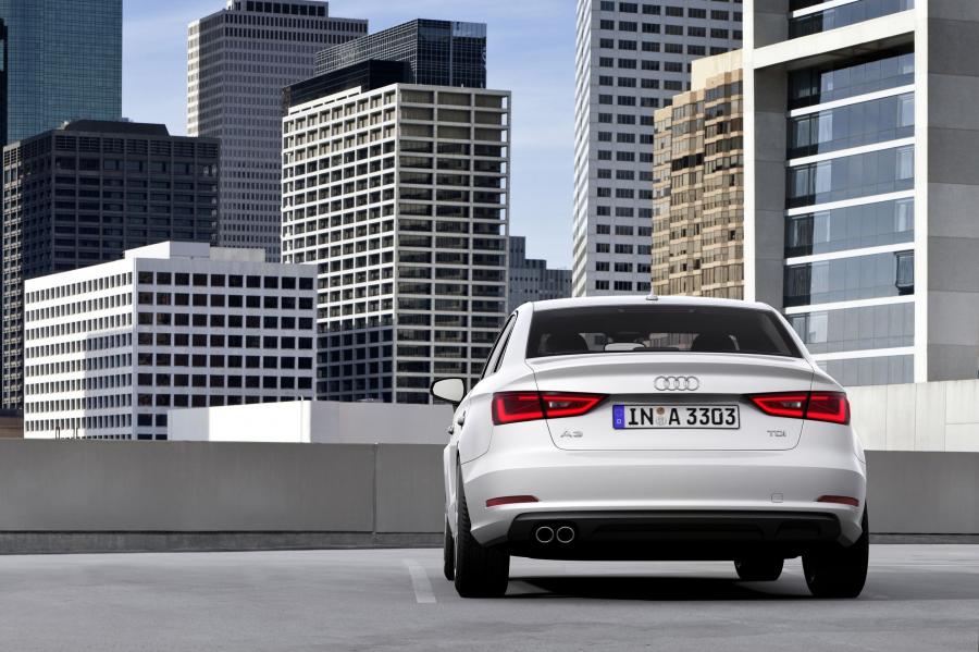  Audi A3 Sedan 2.0 TDI (8V) 2013 года  (WW) (фото 12 из 42)